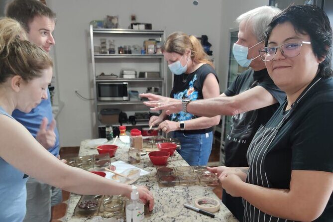 Artisanal Chocolate Bean to Bar Workshop in Cancún - Wrapping It Up