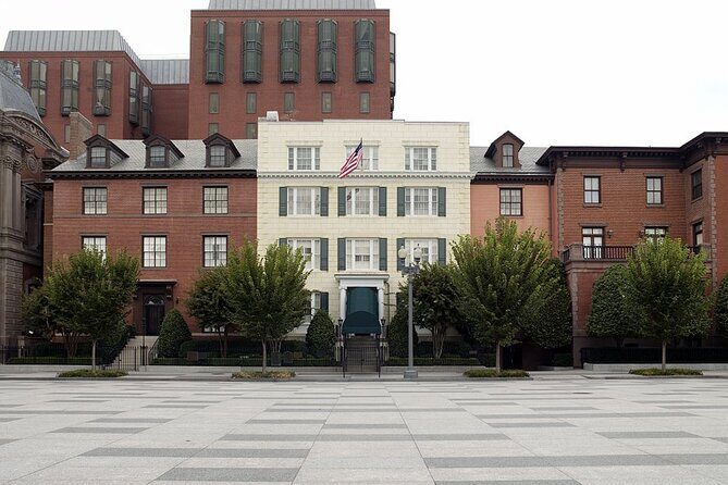 Assassinations Capital: Presidential Crime Scenes Walking Tour - The Itinerary: What to Expect at Each Stop