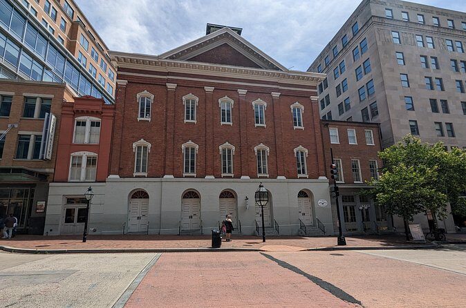 Assassinations Capital: Presidential Crime Scenes Walking Tour - FAQs