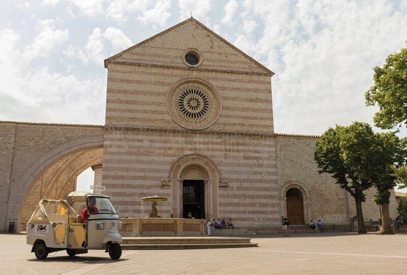 Assisi: Panoramic Tuk Tuk Tour - The Ride and Group Size