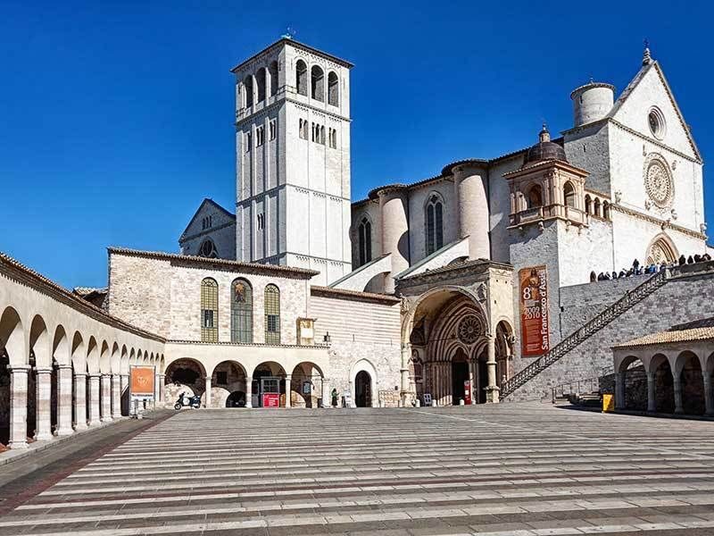 Assisi: Walking Tour with St. Francis Basilica Visit - Exploring Assisi through a Guided Lens