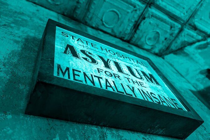 Asylum Escape Room Experience in Avondale - What Is the Asylum Escape Room Experience?