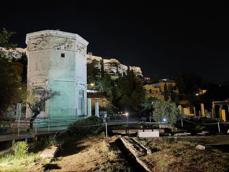 Athens: City Highlights Nighttime Walking Tour in Spanish - Who Should Consider This Tour?