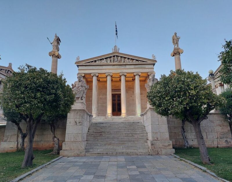 Athens: City Highlights Nighttime Walking Tour in Spanish - FAQ