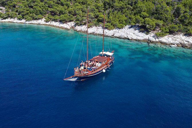 Athens Day Cruise: 3 Islands Tour in the Saronic Gulf with Lunch - Why Choose a Private Boat Over Ferry? The Benefits
