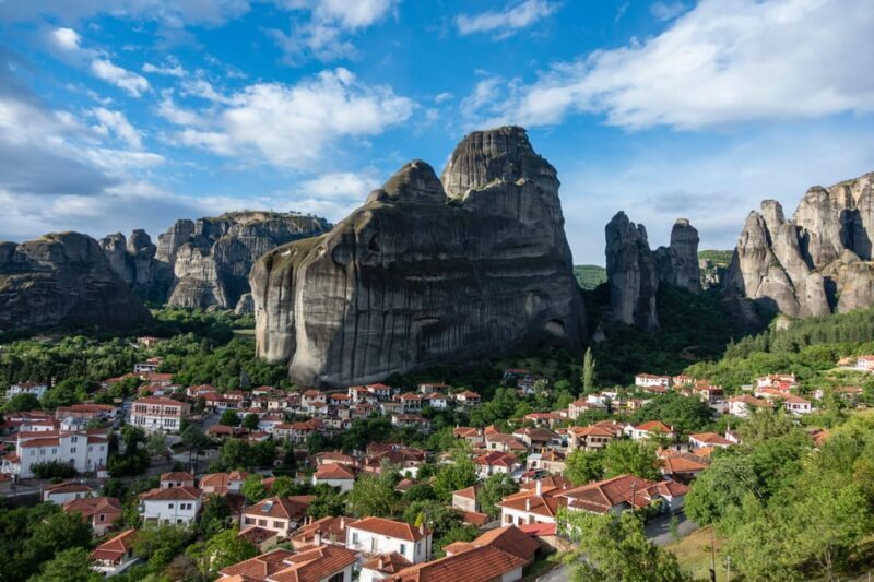 Athens: Meteora Day Trip with Central Pickup & Audio Guide - The Marvel of Meteora’s Landscape
