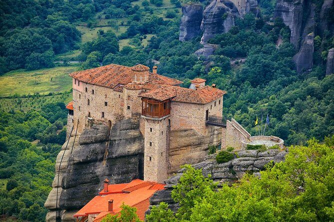 Athens: Meteora Monasteries, Hermit Caves Tour with Pickup - The Monasteries: Six Centuries of Devotion on Stone