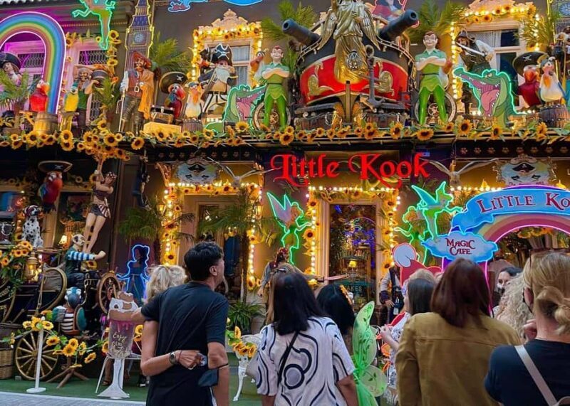 Athens: Night Walking Tour with Local Guide - Key Points