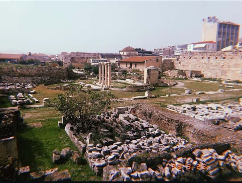 Athens: Plaka Walking Tour with Chinese-Speaking Guide - Key Points