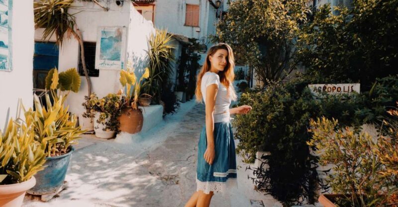 Athens: Professional photoshoot at Anafiotika Village - What You Can Expect from the Experience