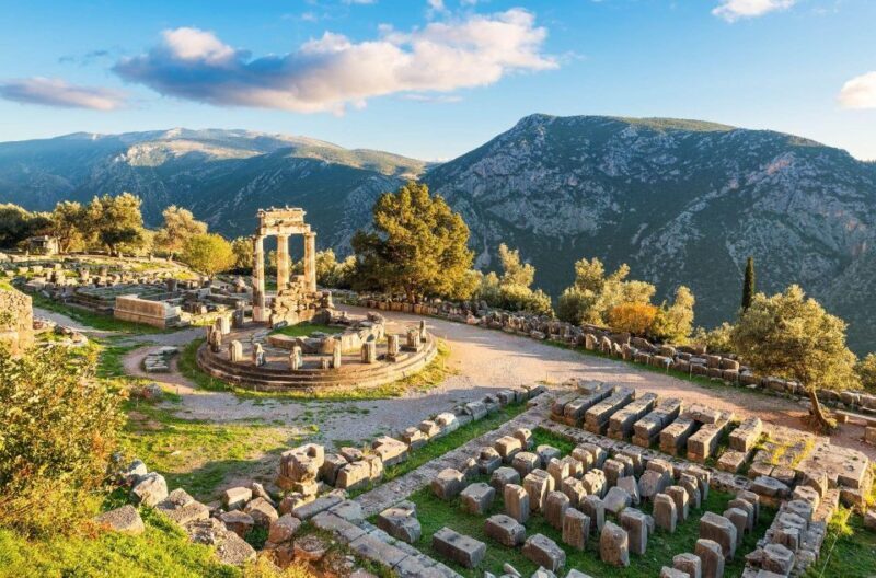 Athens: Thermopylae, Delphi & Meteora Private Tour with Meal - Key Points