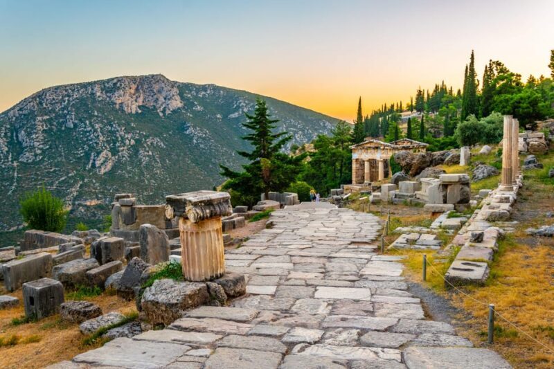 Athens to Delphi & Arachova private day tour - What’s included and what’s not?