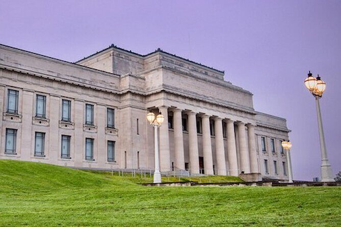 Auckland City Volcano & Scenic Highlights Tour - Britomart and Albert Park