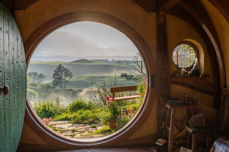 Auckland: Hobbiton & Waitomo Caves Small-Group Tour & Lunch - Who Is This Tour Best For?
