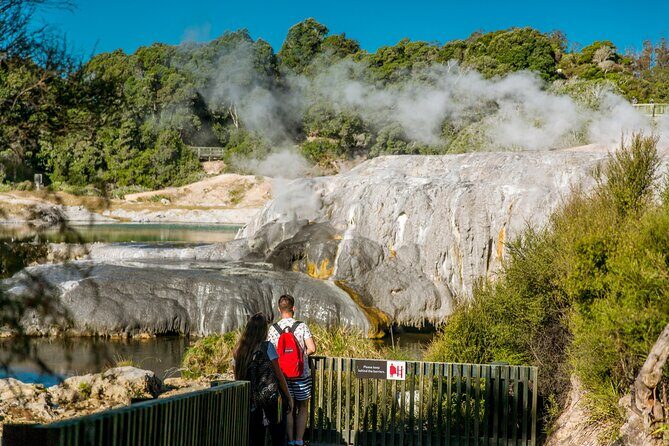 Auckland: Rotorua Tour with Waiotapu, Te Puia and Maori Haka - FAQs
