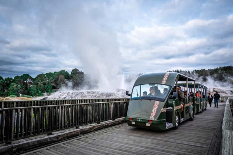 Auckland: Rotorua Wai-O-Tapu, Te Puia with Haka - FAQ
