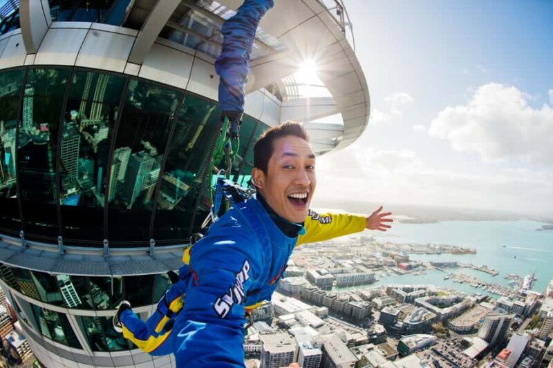 Auckland: SkyJump with Sky Tower Entry Ticket - Key Points
