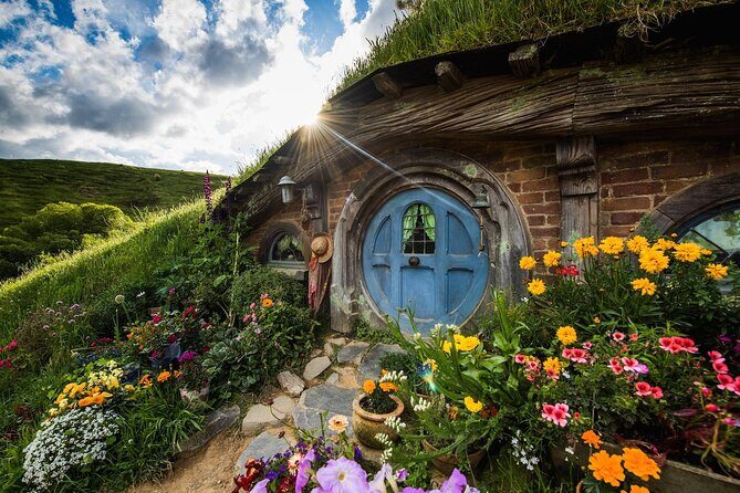 Auckland to Hobbiton Movie Set and Rotorua's Geothermal Valley - FAQ