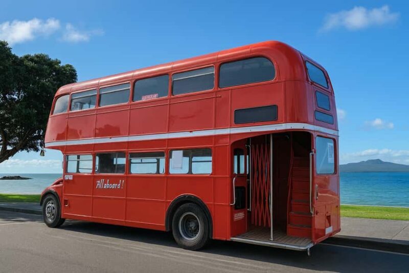 Auckland: Vintage Double-Decker Bus Sightseeing Tour - The Guide and Passenger Experience