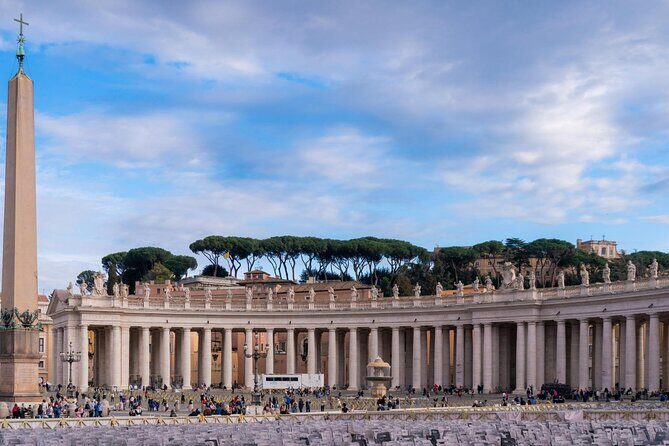 Audio Guide to St Peters Basilica and Entry through the Holy Door - A Closer Look at the Experience