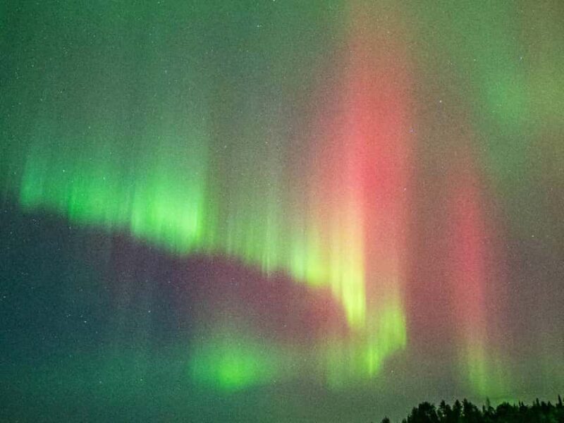 Aurora Hunt: Salmon in Kota & Professional Photography - An In-Depth Look at the Aurora Hunt: Salmon in Kota & Professional Photography