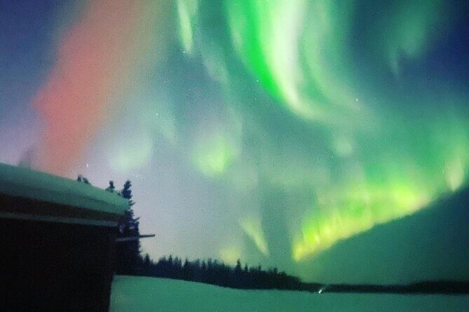 "Aurora Ice" - Ice Fishing & Salmon Dinner Tour - Watching the Northern Lights