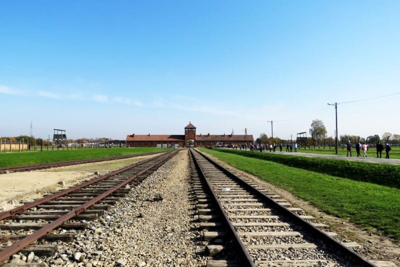 Auschwitz-Birkenau Full-Day Tour from Lodz by Private Car - The Return Journey: Reflection and Relaxation