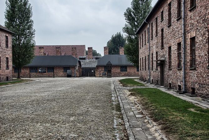 Auschwitz-Birkenau Live Guided Tour and Transfer from Krakow - FAQs