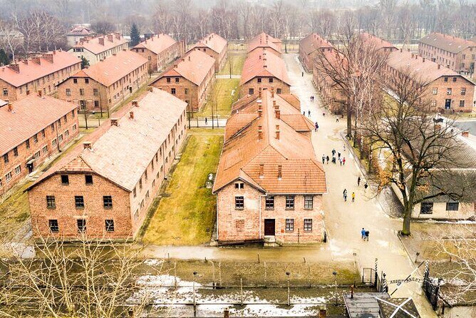 Auschwitz-Birkenau Tour Guide and Jewish museum and synagogue - The Value of the Experience