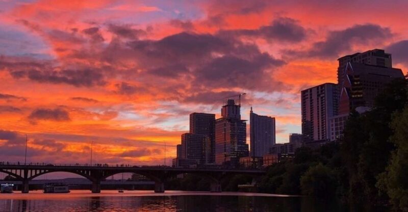 Austin: Sunset Bat Watching Kayak Tour - Key Points