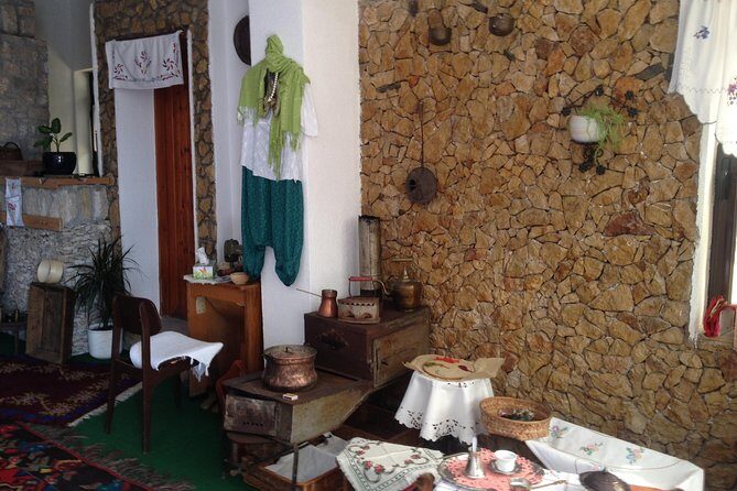 Authentic Antique Museum Home - The Practicalities and Booking