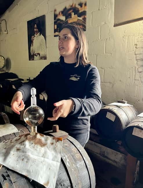 Authentic Balsamic Vinegar Tour & Tasting in Modena - Setting the Scene: A Family-Run Vinegar Sanctuary