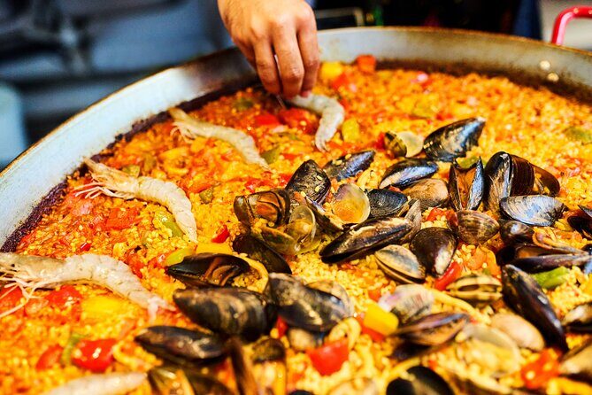 Authentic Barcelona Cooking Class: Market Tour & Paella Workshop - The Main Event: Mastering Paella