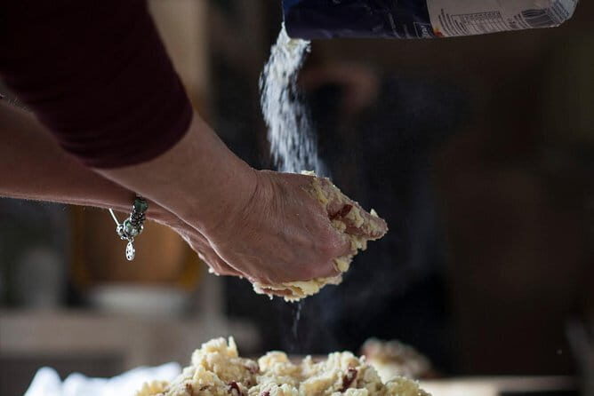 Authentic Culinary Experience in a Tuscan Family Estate - The Sum Up