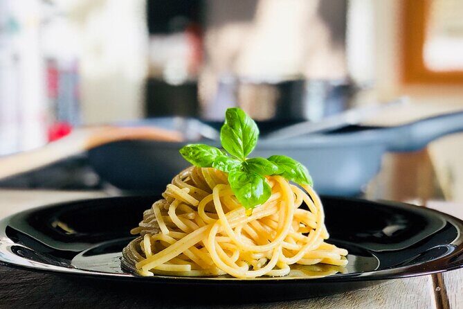 Authentic Italian Dinner in Cozy Canal Home in Amsterdam - Why This Tour Works Well