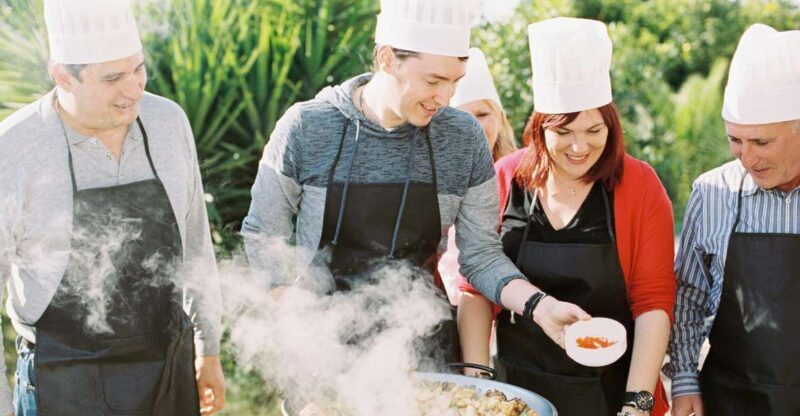 Authentic Valencian Paella Cooking Class - Scenic Setting and Atmosphere