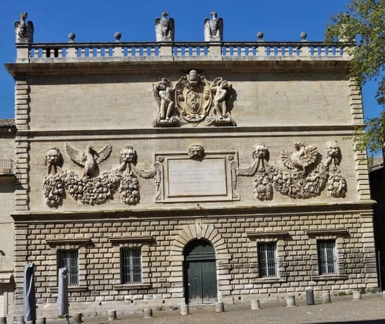 Avignon: Around The Palace Tour - A Closer Look at the "Around The Palace" Tour