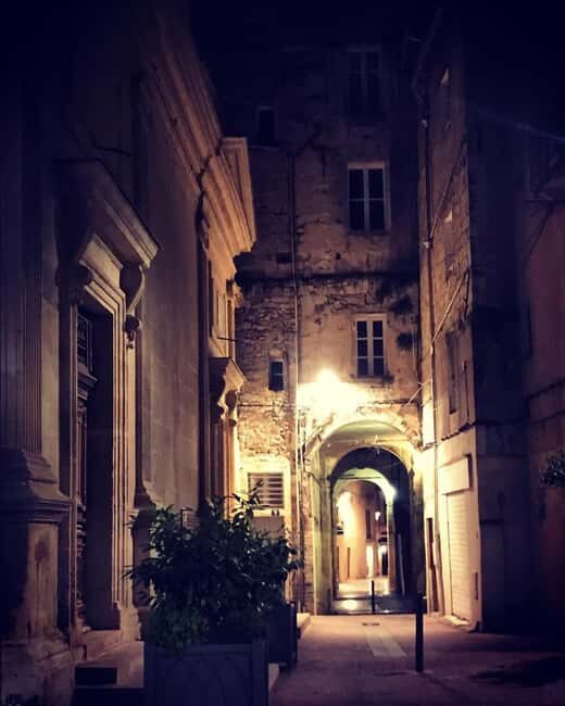 Avignon: La Noctambule du Pape Night Tour - Key Points