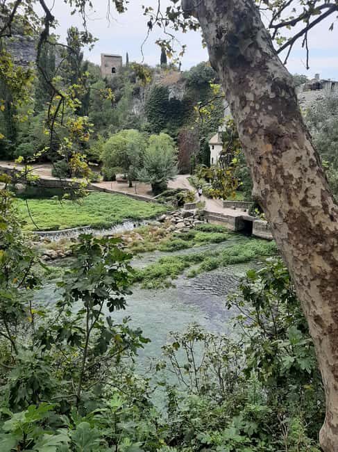 Avignon: Luberon, Gordes, and Roussillon Half-Day Tour - Key Points