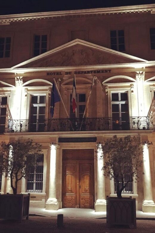 Avignon: Villeneuve lez Avignon - The Role of the Guides and the Experience