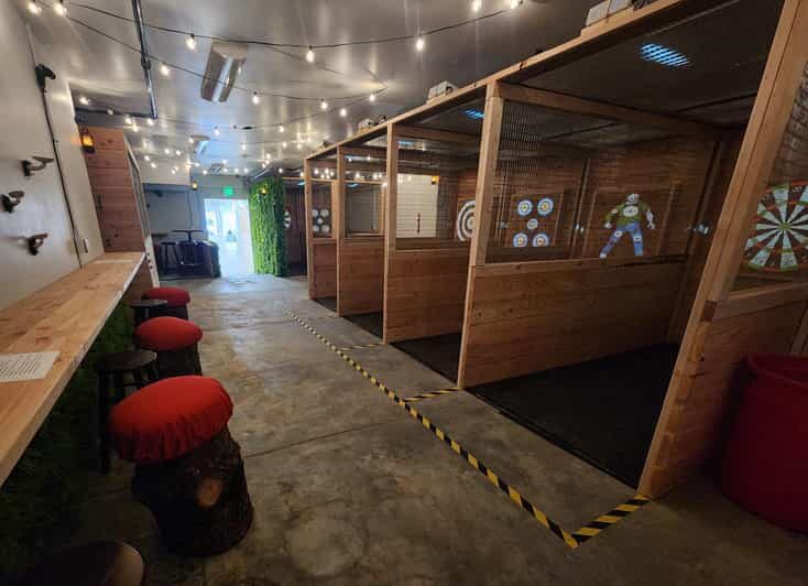 Axe Throwing - 60 minute Experience - Key Points