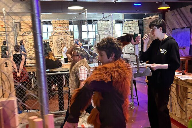 Axe Throwing Lesson and Tournament - Who Is This Best For?