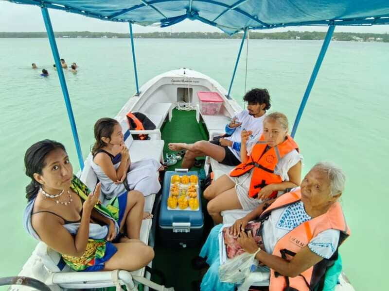 Bacalar : Boat Tour of the Lagoon of The Seven Colors - Exploring the Lagoon of Seven Colors