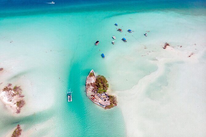 Bacalar Legends and Colors - An In-Depth Look at the Bacalar Legends and Colors Tour