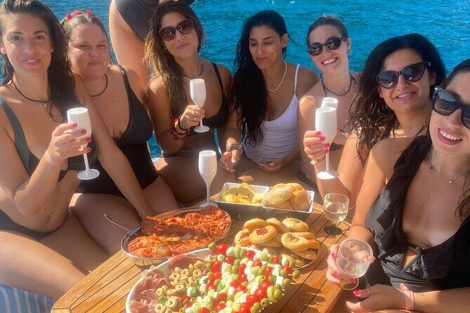 Bachelorette party, boat party in Salerno with aperitif and tapas - Final Thoughts