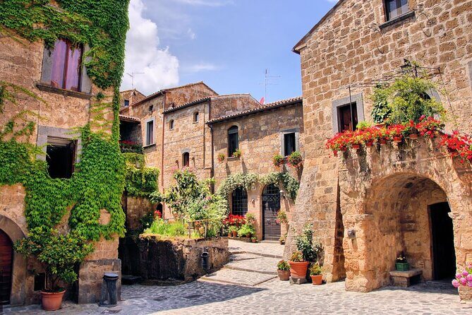 Bagnoregio & Orvieto Day Trip from Rome with Wine Tasting & Lunch - Who Should Consider This Tour?