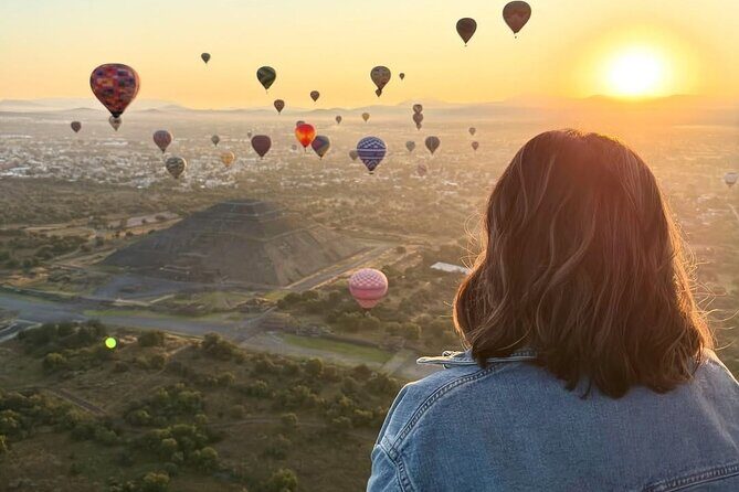 Balloon flight / Breakfast in the cave / CDMX pick-up + Pyramids - Exploring the Teotihuacan Hot Air Balloon Tour: A Well-Rounded Adventure for Curious Travelers