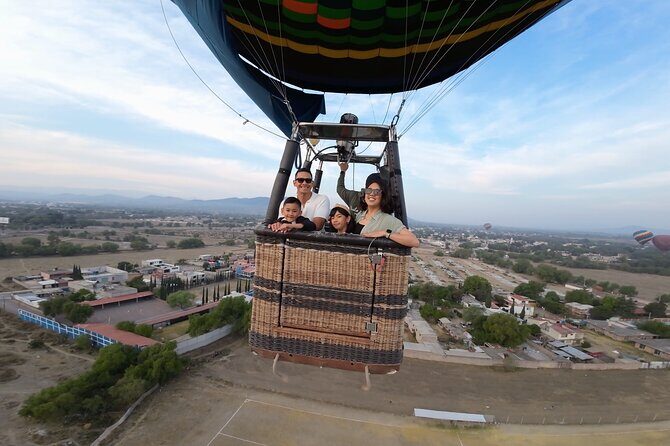 Balloon flight over Teotihuacan + Breakfast in Cueva + Transportation - Setting the Scene: What This Tour Offers