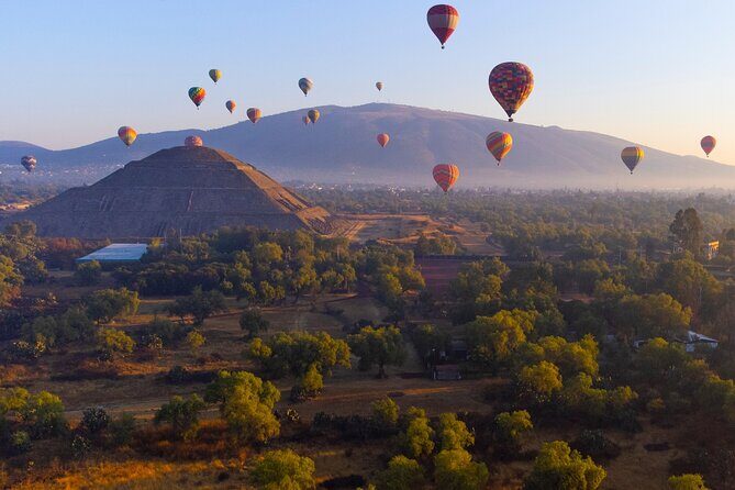 Balloon flight + pick up in CDMX + Breakfast in Cave + Teotihuacan - The Hot Air Balloon Experience