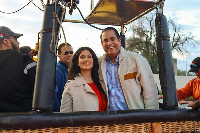 Balloon flight Teotihuacan, Breakfast in a cave Pick up in CDMX - FAQs